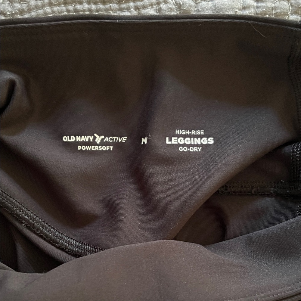 Old Navy Powersoft Black High-Rise Pocket Leggings, Medium - Picture 4 of 4